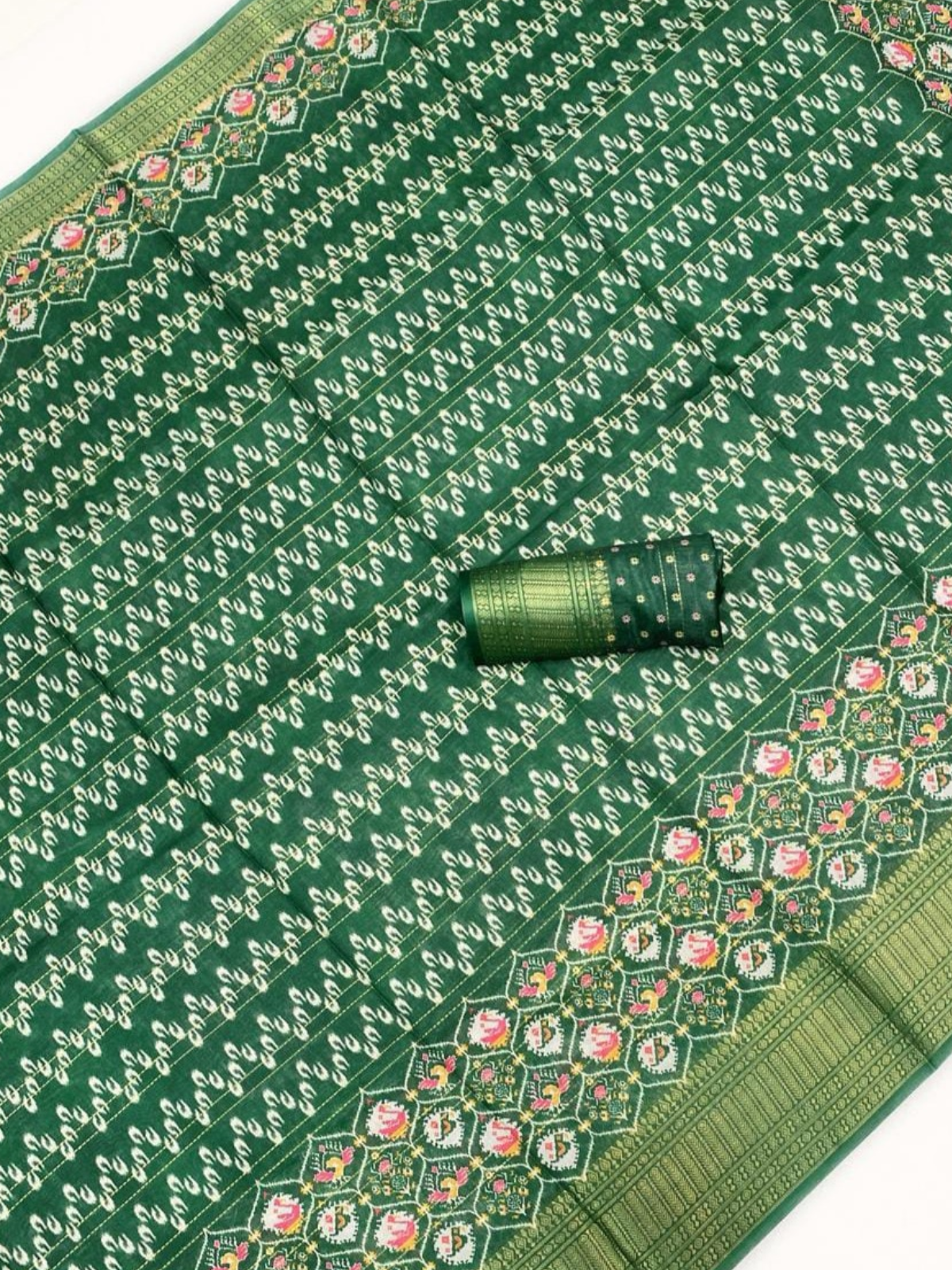 Elegant Green Traditional Silk Saree with Rich Border