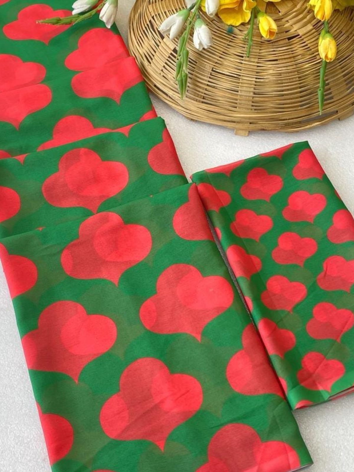 Designer Green & Pink Abstract Print Saree