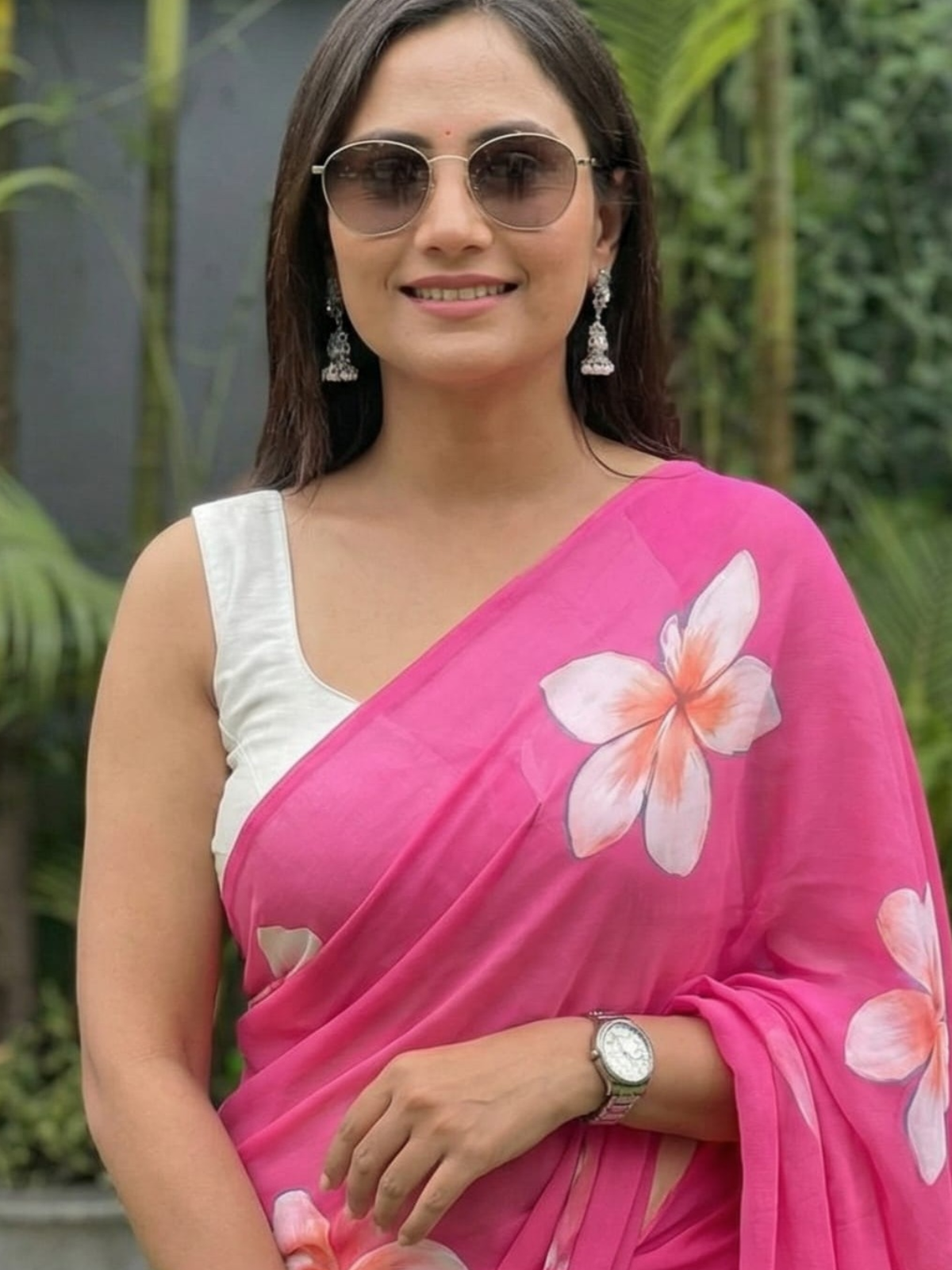 Trendy Pink Floral Printed Saree