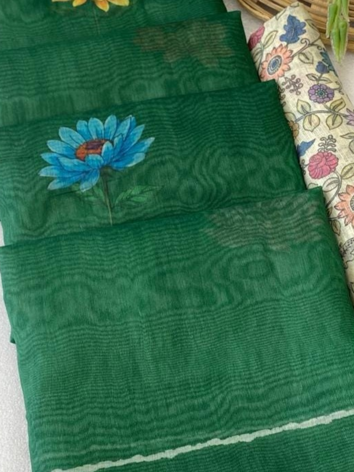 Classic Green Linen Saree with Floral Motifs