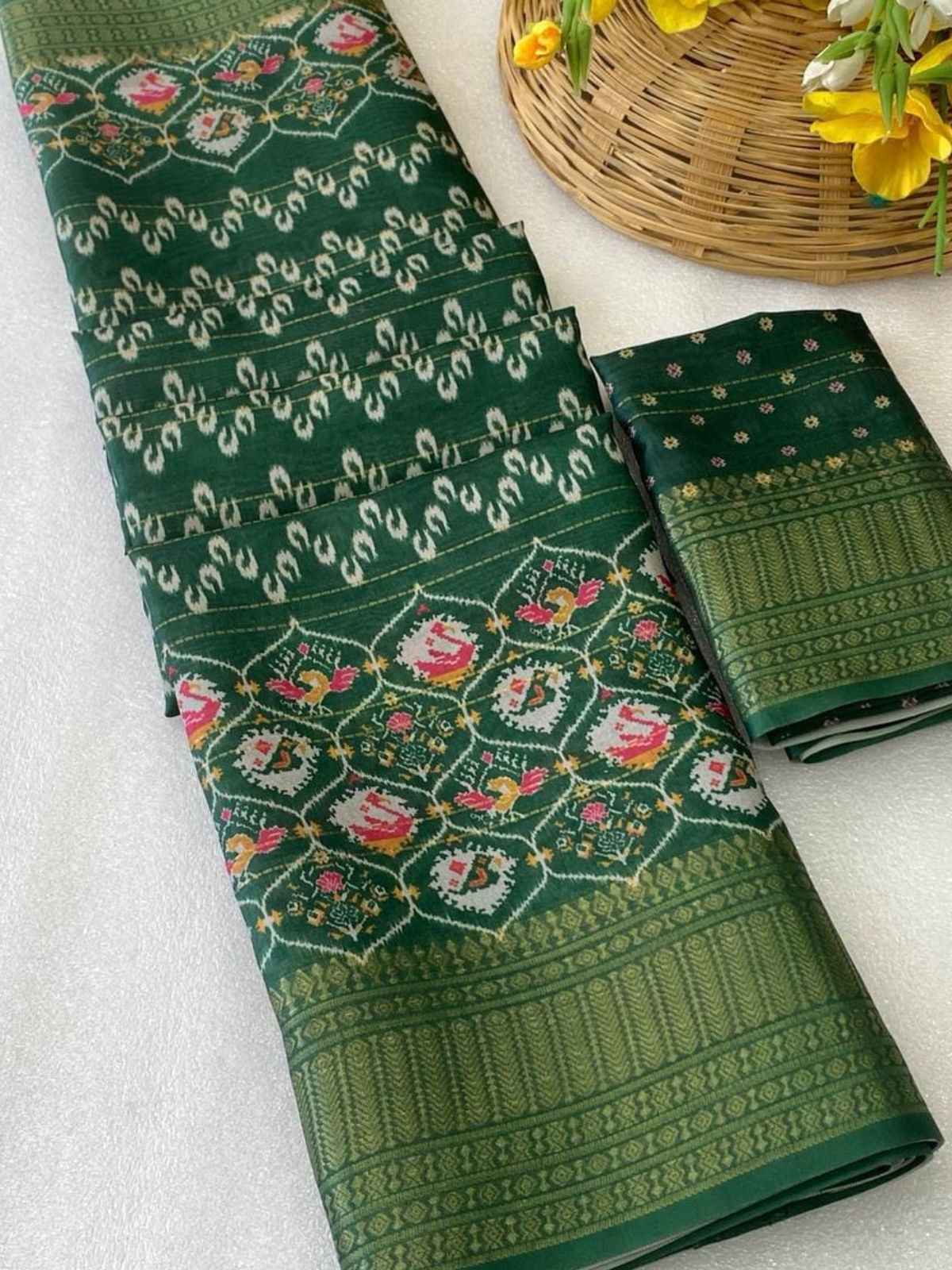Elegant Green Traditional Silk Saree with Rich Border